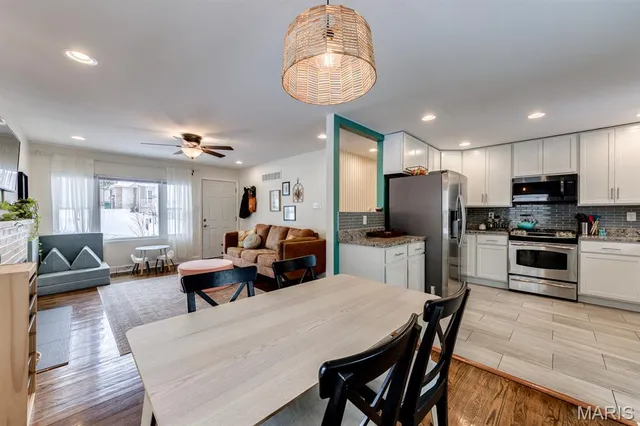 $299,900 | 203 Almentor Avenue, St. Louis, MO 63119