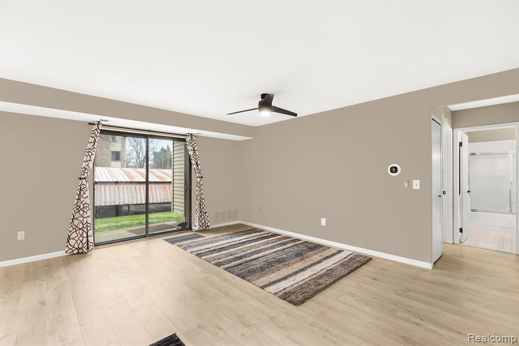 30445 West 14 Mile Road, Unit 50 Farmington, MI 48334 - Photo 4 of 10