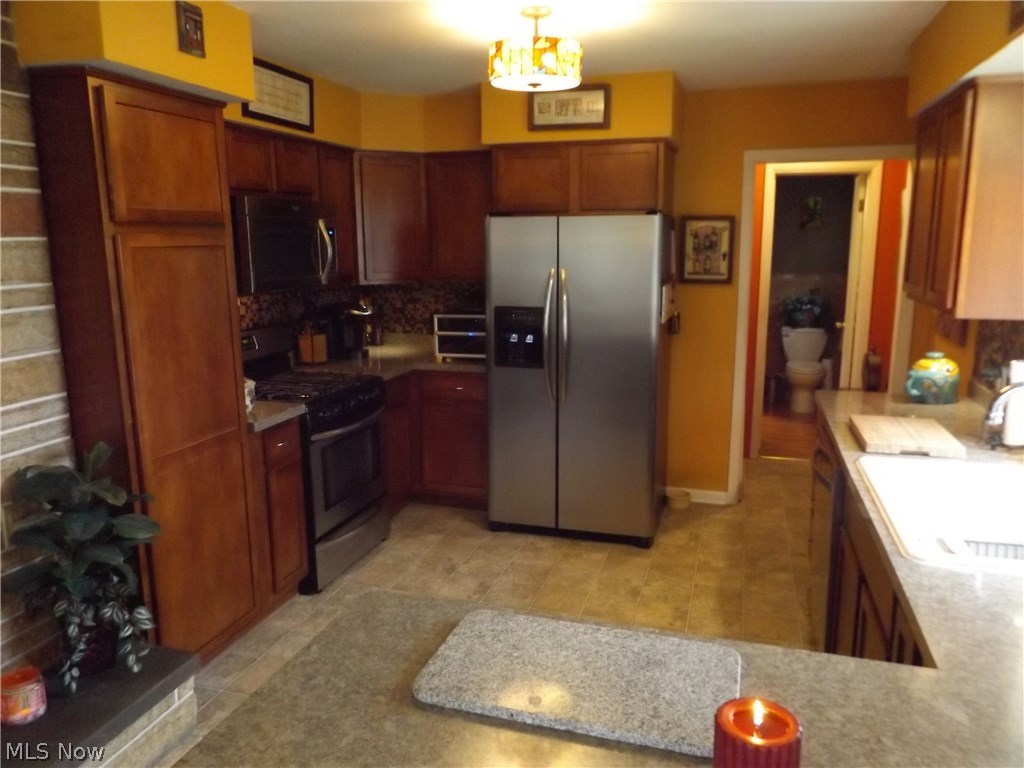 4672 Venus Road Uniontown, OH 44685 - Photo 8 of 26 Gallery Image 8