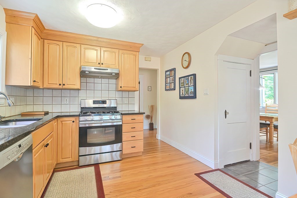 46 Glendale Road Sharon, MA 02067 - Photo 3 of 41 Gallery Image 3