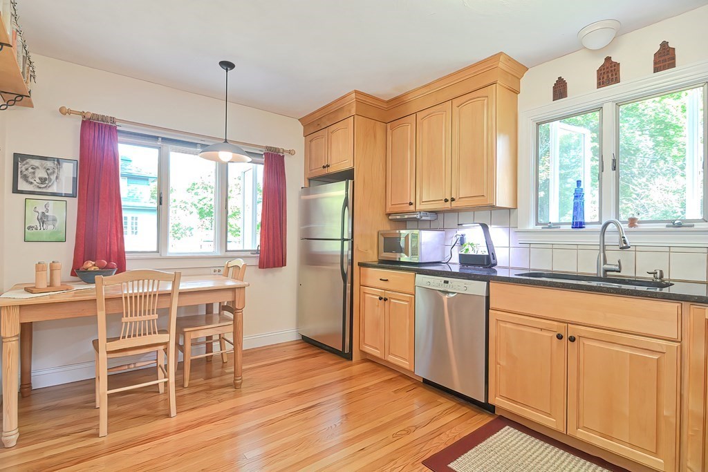 46 Glendale Road Sharon, MA 02067 - Photo 6 of 41 Gallery Image 6