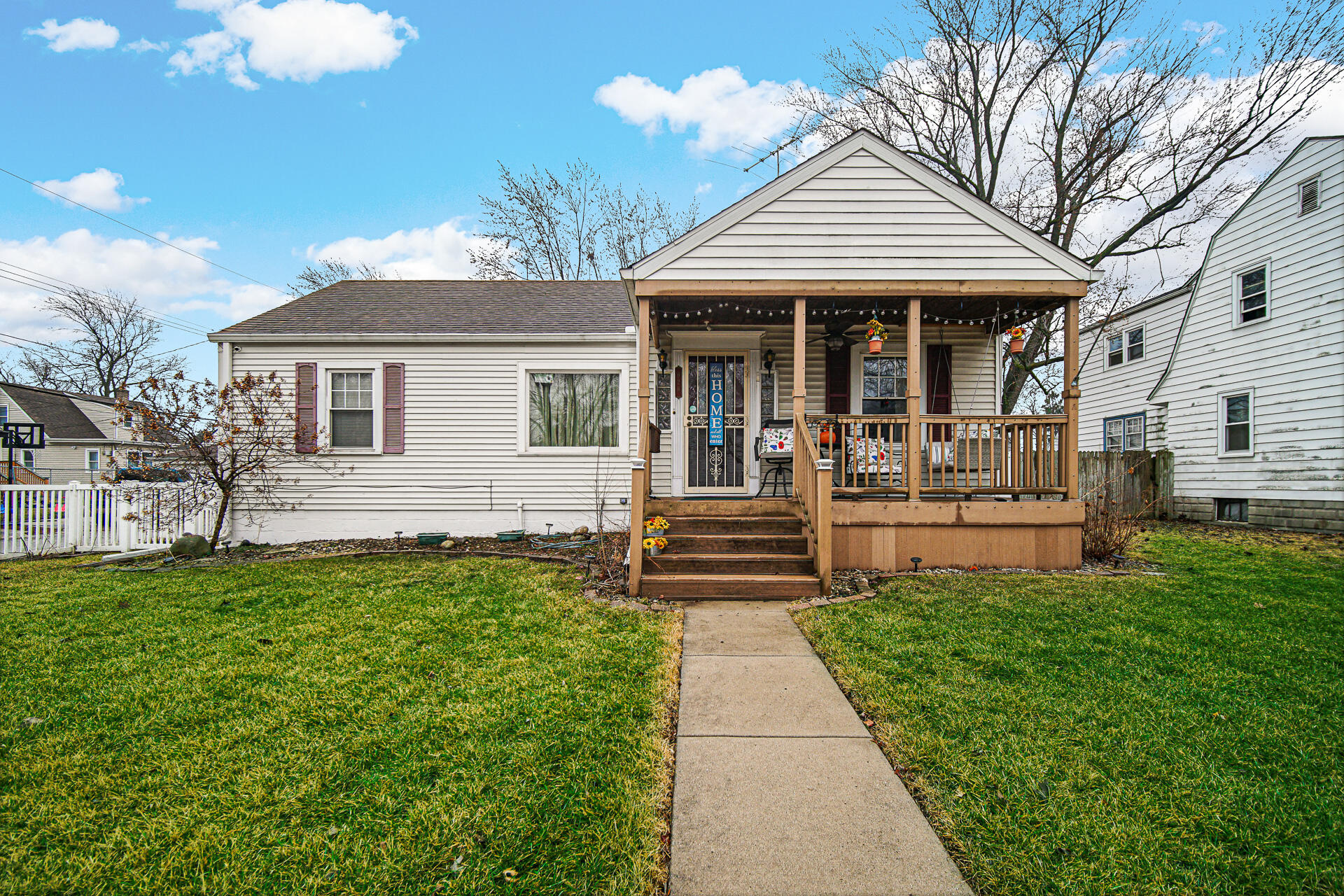 928 176th Street Hammond, IN 46324 - Photo 1 of 25 front view of a house with a yard
