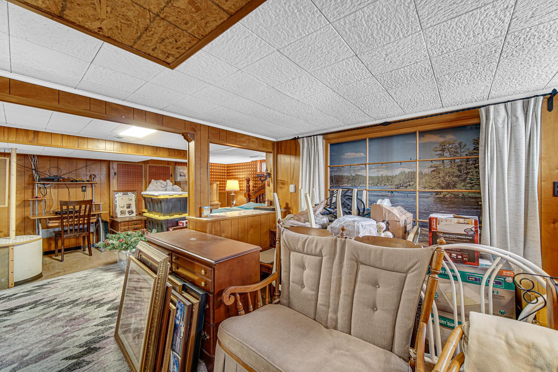 928 176th Street Hammond, IN 46324 - Photo 13 of 25 a dining room with furniture wooden floor and a rug