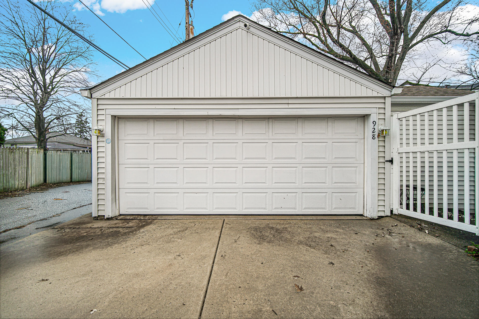 928 176th Street Hammond, IN 46324 - Photo 22 of 25 a house with a outdoor space
