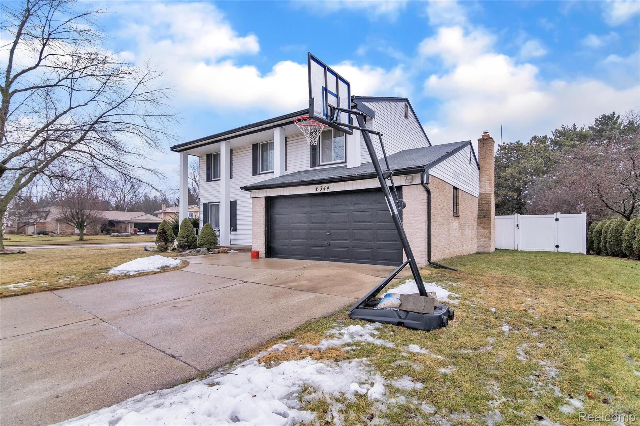 6344 Raintree Drive Canton, MI 48187 - Photo 3 of 38 Ample parking and playing area
