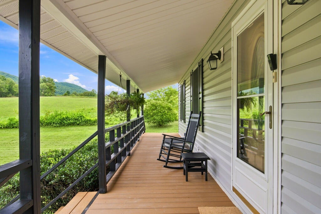 206 Locust Hill Road Max Meadows, VA 24360 - Photo 8 of 60 Gallery Image 8