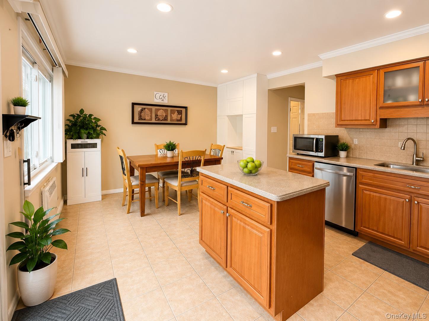 204 Old Country Road Elmsford, NY 10523 - Photo 4 of 13