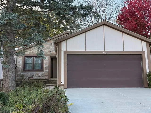 $455,000 | 1338 Shagbark Lane, Wheaton, IL 60187