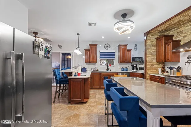 $1,599,999 | 386 Page Avenue | Tottenville