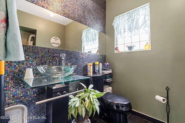 $1,599,999 | 386 Page Avenue | Tottenville