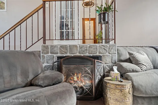 $1,599,999 | 386 Page Avenue | Tottenville