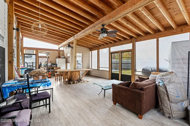 $1,599,999 | 386 Page Avenue | Tottenville