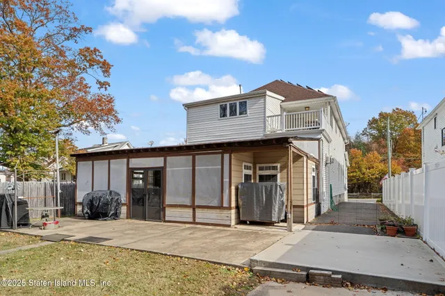 $1,599,999 | 386 Page Avenue | Tottenville