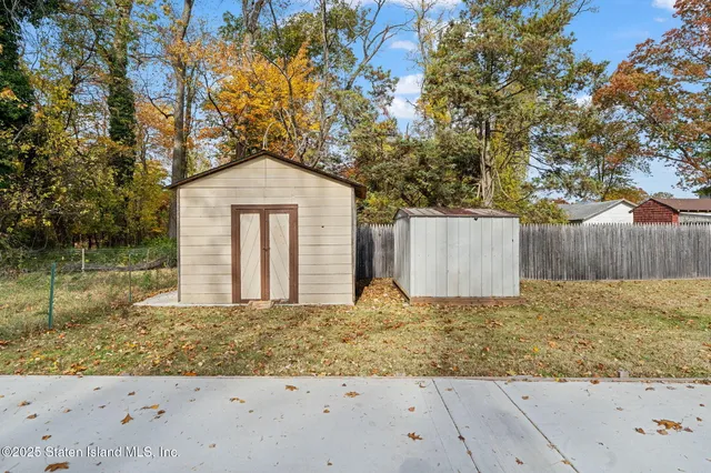 $1,599,999 | 386 Page Avenue | Tottenville