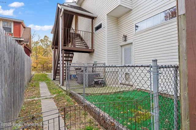 $1,599,999 | 386 Page Avenue | Tottenville