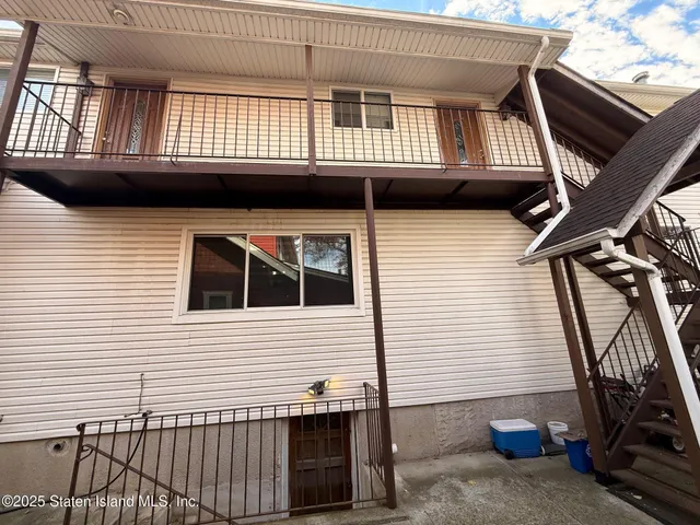 $1,599,999 | 386 Page Avenue | Tottenville