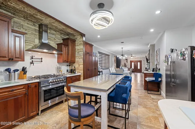 $1,599,999 | 386 Page Avenue | Tottenville