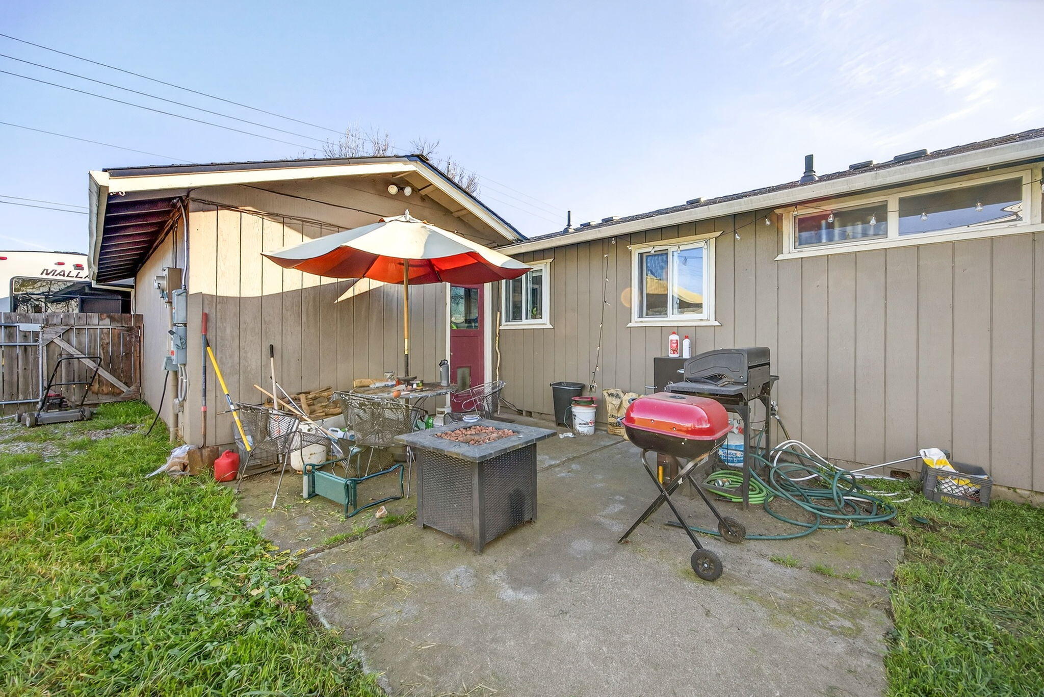 8207 Division Road White City, OR 97503 - Photo 14 of 33 garage access