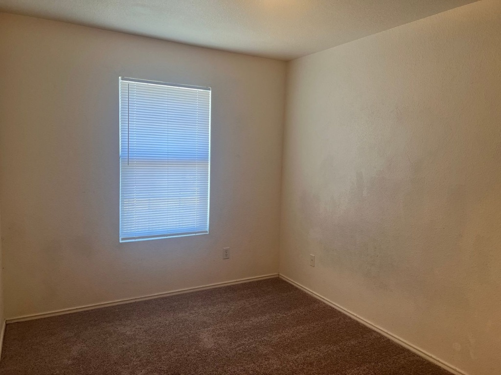 4404 Mattie Drive, Unit A Killeen, TX 76549 - Photo 7 of 8 an empty room with a window