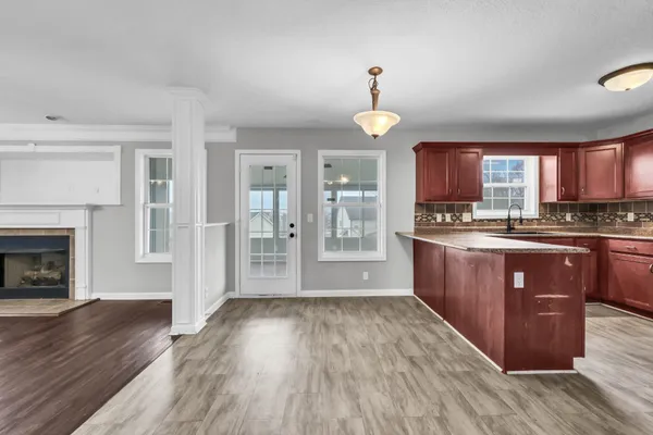 $460,000 | 2552 Hattington Drive, Clarksville, TN 37042