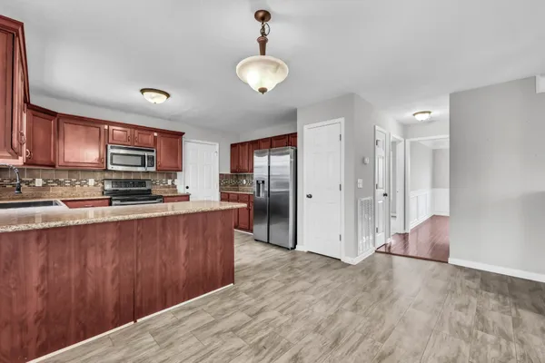 $460,000 | 2552 Hattington Drive, Clarksville, TN 37042