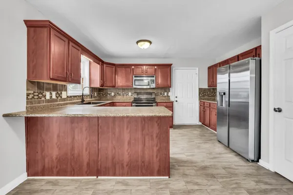 $460,000 | 2552 Hattington Drive, Clarksville, TN 37042