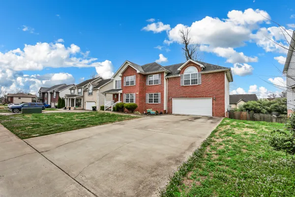 $460,000 | 2552 Hattington Drive, Clarksville, TN 37042