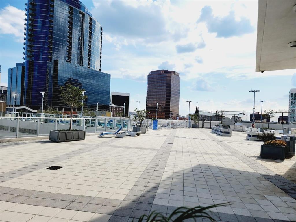 150 East Robinson Street, Unit 4A13 Orlando, FL 32801 - Photo 27 of 30 a view of a terrace