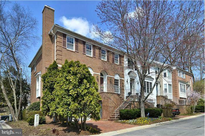 8025 Quarry Ridge Way Bethesda, MD 20817 - Photo 1 of 2