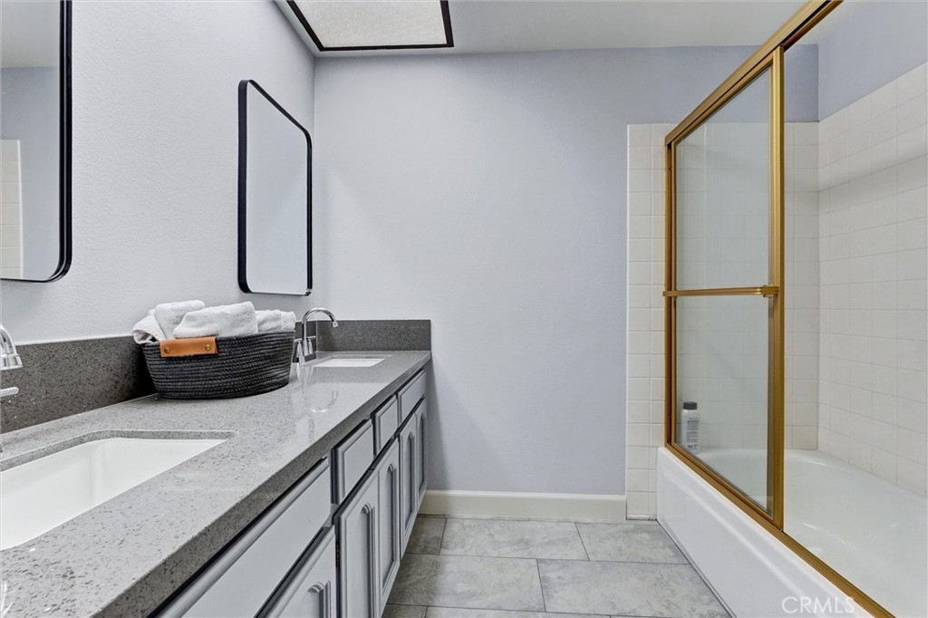 19605 Shadow Springs Way Porter Ranch, CA 91326 - Photo 18 of 33 Upstairs secondary bathroom.