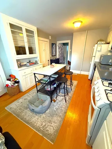 $2,000 | 531 East 8th Street, Unit 1, Boston, MA 02127