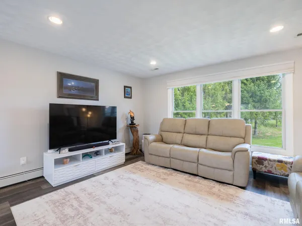 $330,000 | 235 Surrey Lane, East Peoria, IL 61611