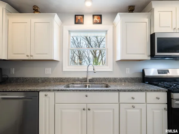 $330,000 | 235 Surrey Lane, East Peoria, IL 61611