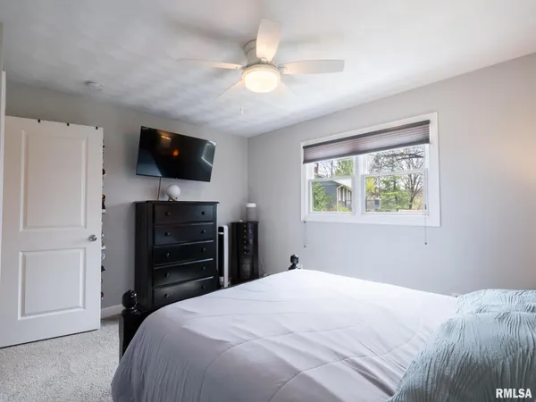 $330,000 | 235 Surrey Lane, East Peoria, IL 61611