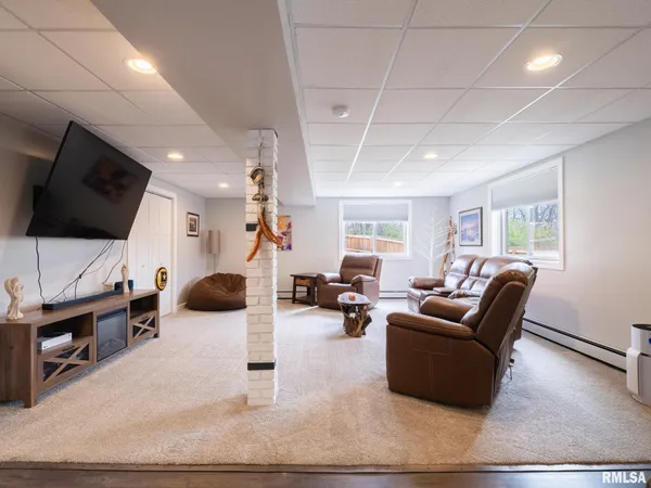 $330,000 | 235 Surrey Lane, East Peoria, IL 61611