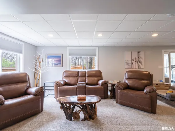 $330,000 | 235 Surrey Lane, East Peoria, IL 61611