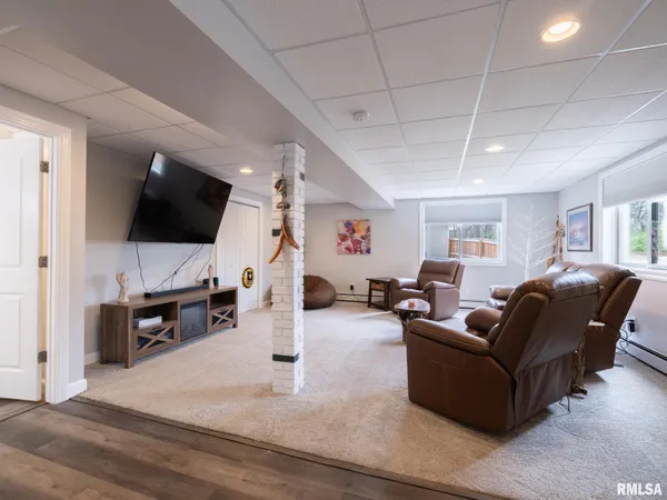 $330,000 | 235 Surrey Lane, East Peoria, IL 61611