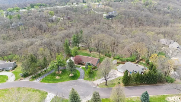$330,000 | 235 Surrey Lane, East Peoria, IL 61611