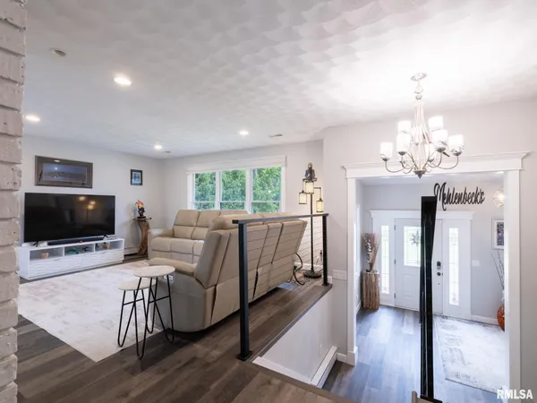 $330,000 | 235 Surrey Lane, East Peoria, IL 61611