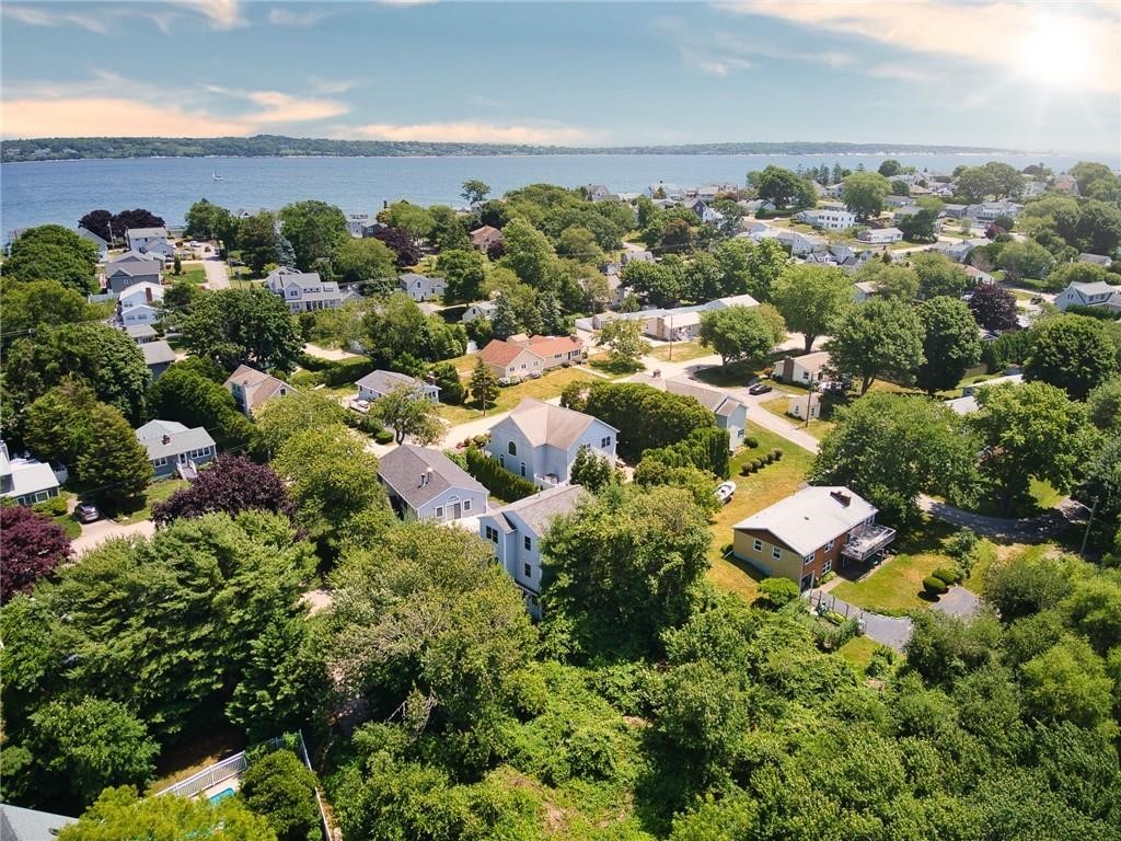 111 Lake Road Narragansett, RI 02882 - Photo 3 of 41
