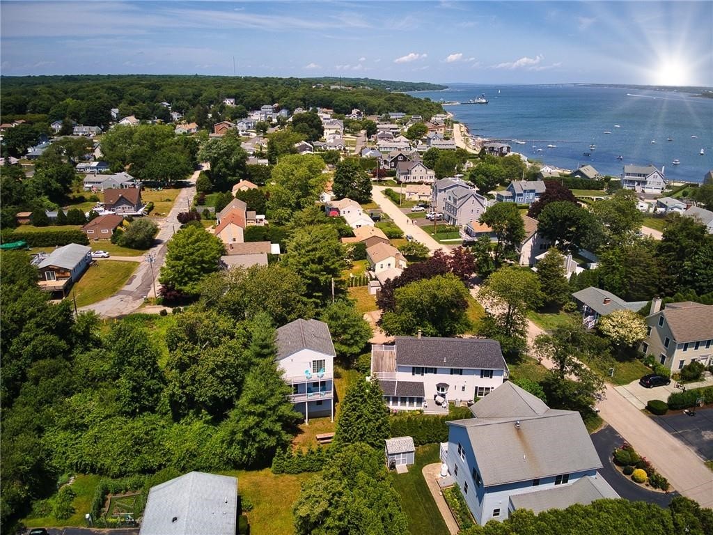 111 Lake Road Narragansett, RI 02882 - Photo 4 of 41