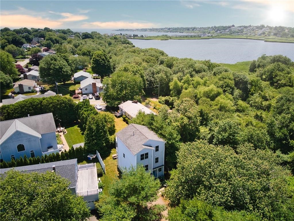 111 Lake Road Narragansett, RI 02882 - Photo 5 of 41