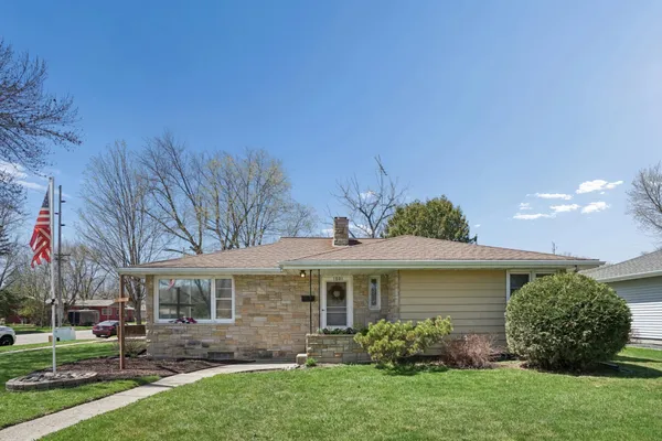 $285,000 | 1601 Knight Avenue North, Glencoe, MN 55336