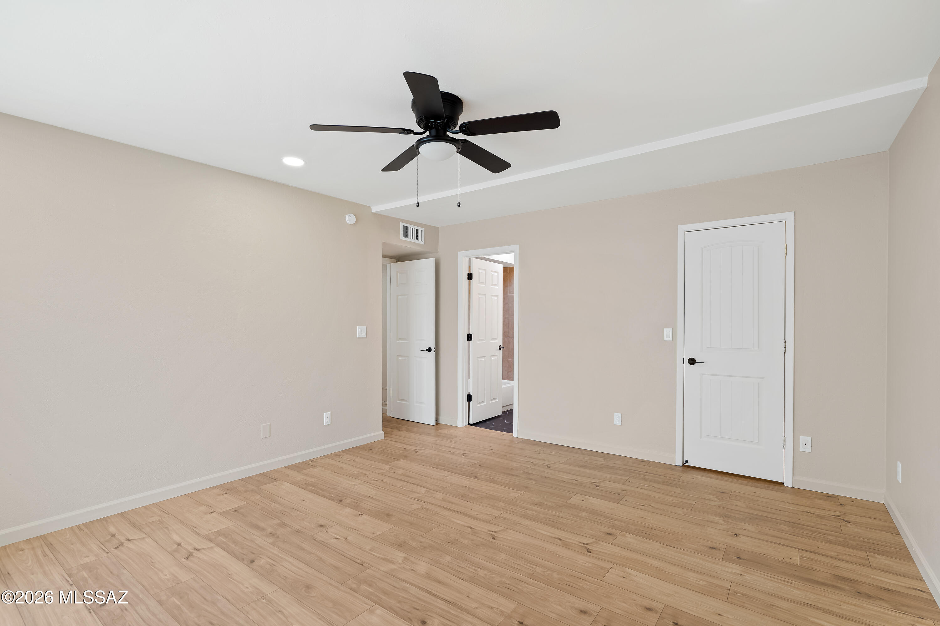 285 South Kolb Road, Unit 10 Tucson, AZ 85710 - Photo 16 of 31 2 Interiors-11
