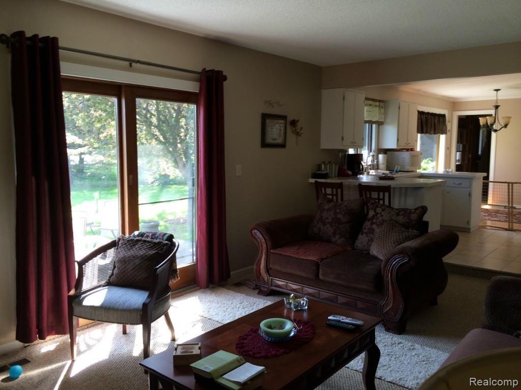 5181 Middleboro Road Grand Blanc, MI 48439 - Photo 7 of 29 5181 middleboro 007.jpg
