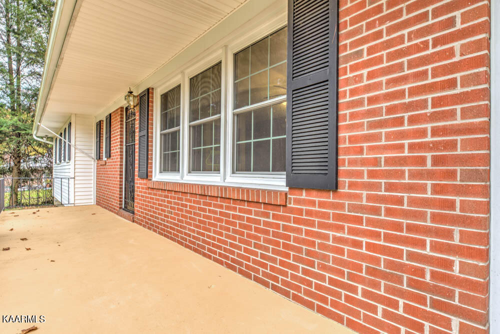 4618 Springbrook Road Knoxville, TN 37921 - Photo 3 of 25 DSC_9302_3_4_5_6-Edit