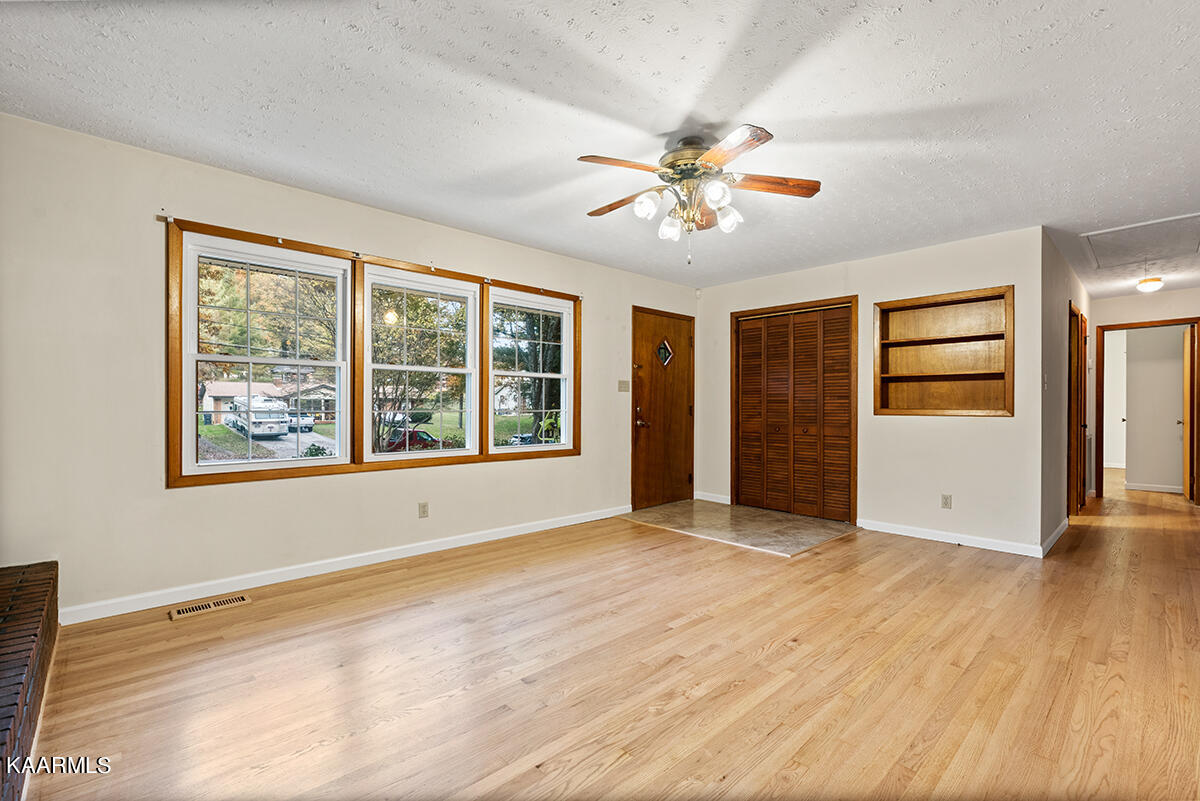 4618 Springbrook Road Knoxville, TN 37921 - Photo 5 of 25 DSC_9315