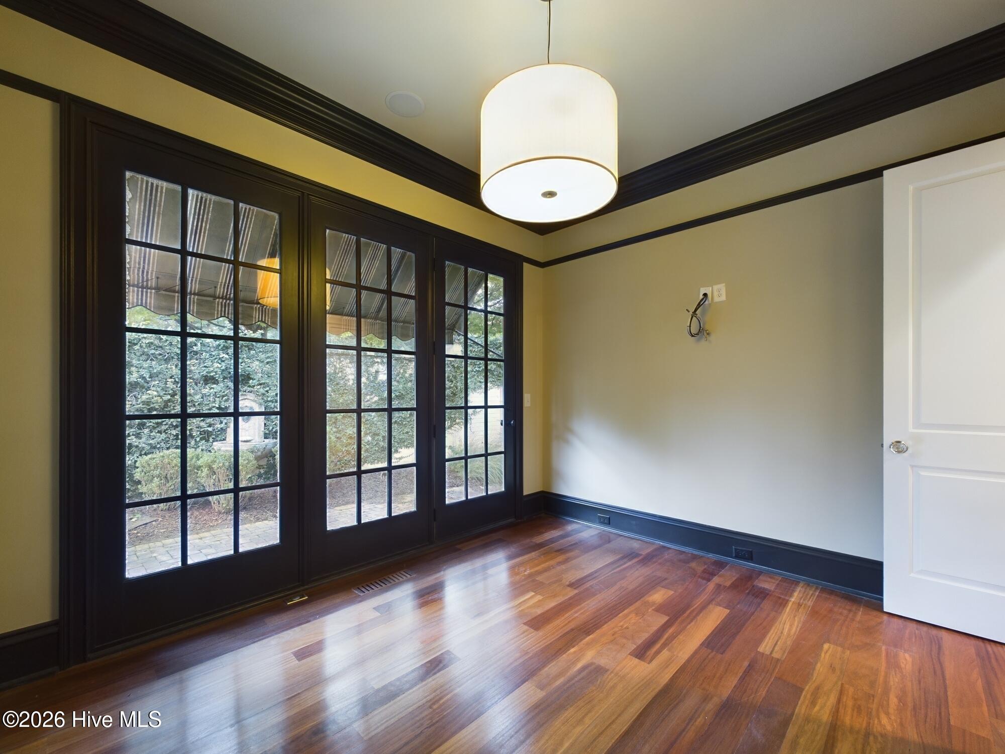 3724 Rolston Drive Raleigh, NC 27609 - Photo 38 of 76 Gallery Image 38