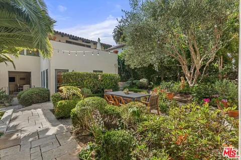 $3,350,000 | 1836 Outpost Drive, Los Angeles, CA 90068