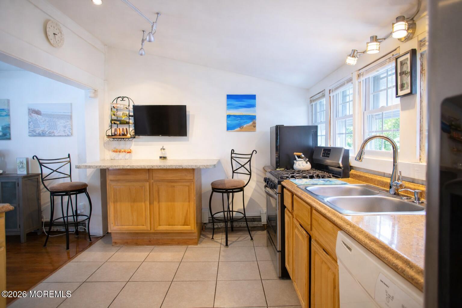 201 Hamilton Avenue Neptune Township, NJ 07753 - Photo 7 of 17 Kitchen